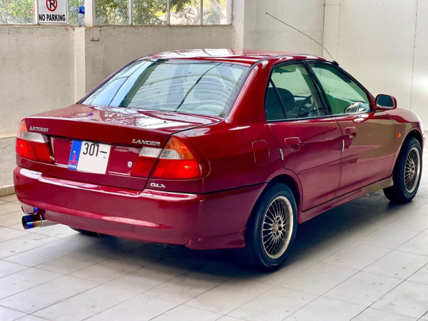 mitsubishi-lancer-ck2-1999-big-1