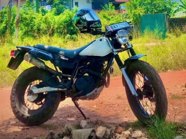 yamaha-tw200-2013-big-0