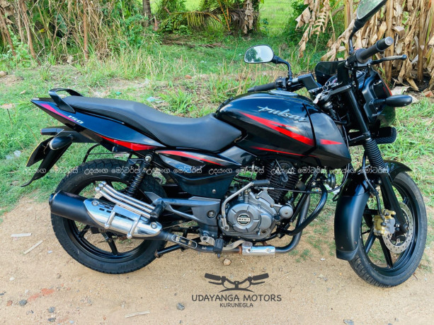bajaj-pulsar-150-2017-big-4