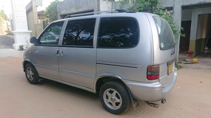 nissan-serena-big-2