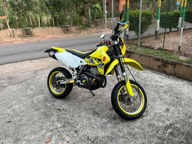 suzuki-drz-400-k7-unregistered-big-3