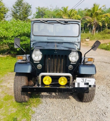 Mitsubishi 4dr5 jeep, Horana South