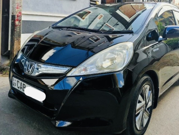honda-fit-gp1-2012-big-0