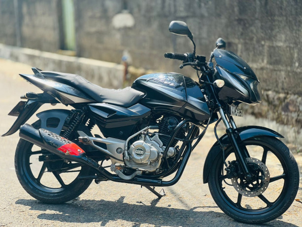 bajaj-pulsar-150-2012-big-4