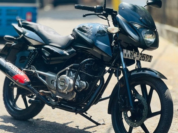 bajaj-pulsar-150-2012-big-0