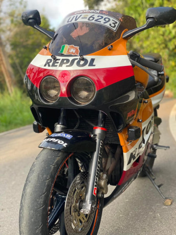 honda-cbr-250-gullarm-2008-big-1
