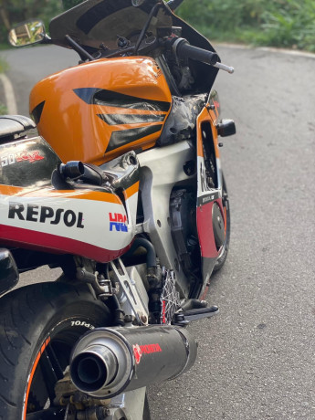honda-cbr-250-gullarm-2008-big-2
