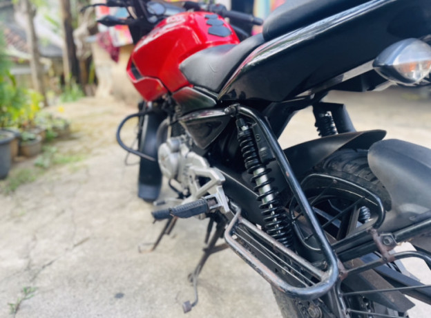 bajaj-pulsar-135-big-3