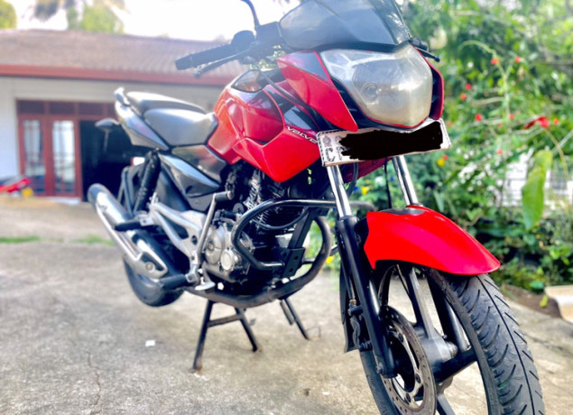 bajaj-pulsar-135-big-0