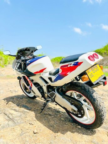 Honda Cbr 250 Gullarm 2015, Ambalangoda