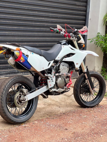 kawasaki-d-tracker-250-2011-big-3