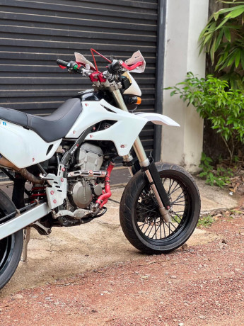 kawasaki-d-tracker-250-2011-big-2