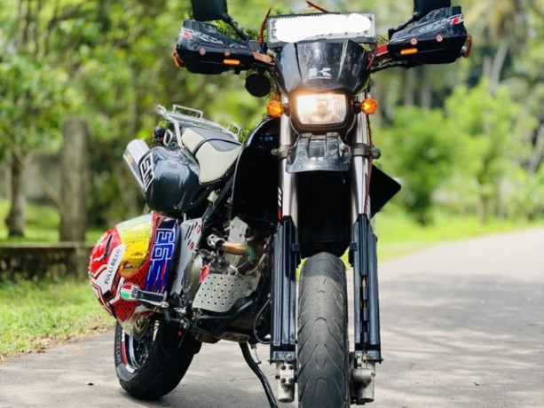 kawasaki-d-tracker-250-2017-big-1
