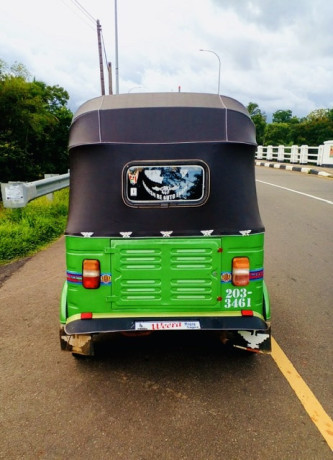 bajaj-2-stroke-threewheel-big-1