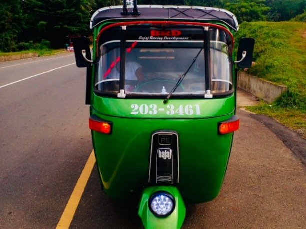 bajaj-2-stroke-threewheel-big-0