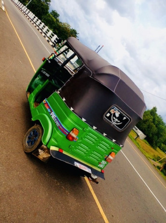 bajaj-2-stroke-threewheel-big-3