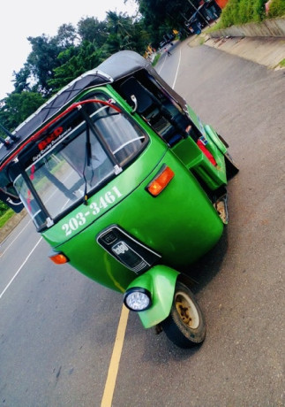 bajaj-2-stroke-threewheel-big-2