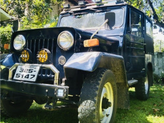 mitsubishi-4dr5-jeep