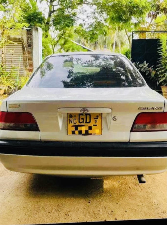 toyota-carina-1998-big-2