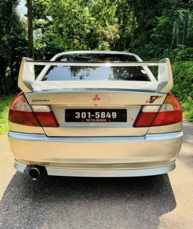 mitsubishi-lancer-ck2-1999-big-1