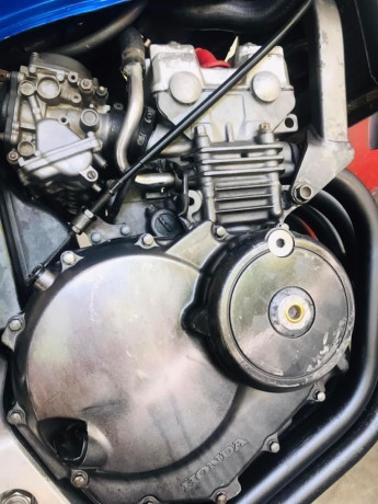 honda-hornet-250-2011-big-3