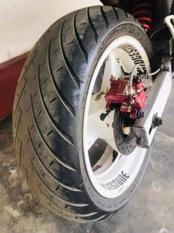 honda-hornet-250-2011-big-4
