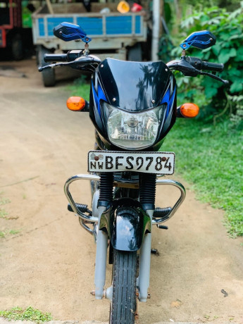 bajaj-ct100-big-1