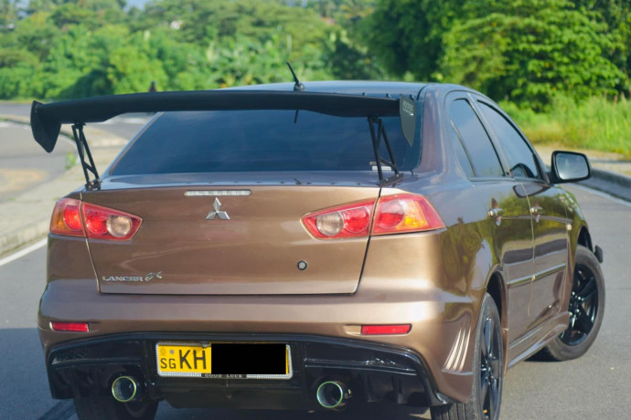 mitsubishi-lancer-ex-2008-big-2
