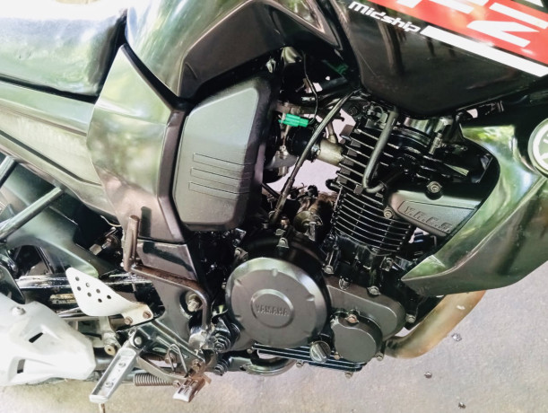 yamaha-fz-v1-2014-big-4