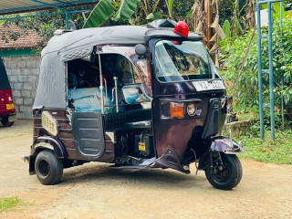 bajaj-4-stroke-three-wheel