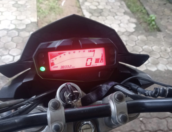 yamaha-fz-v2-2019-big-4