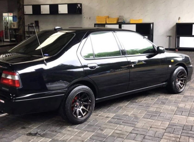 nissan-bluebird-sss-model-1999-big-2