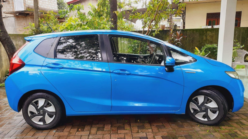 honda-fit-gp5-2013-big-4