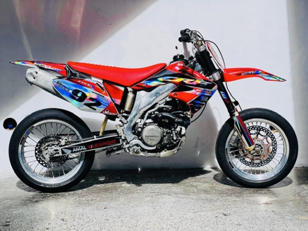 honda-crf-450r-2006-big-0