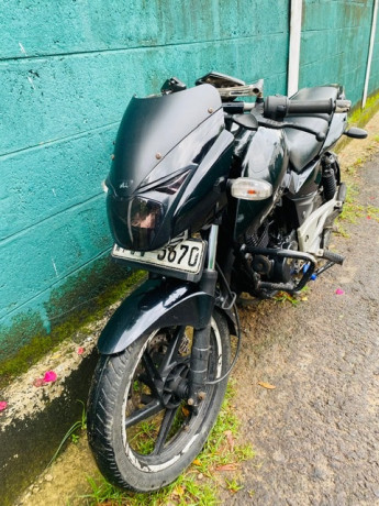 bajaj-pulsar-180-2010-big-1