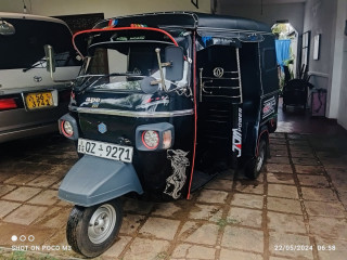 piaggio-ape-2010-threewheel