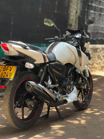 tvs-apache-160-2017-big-4