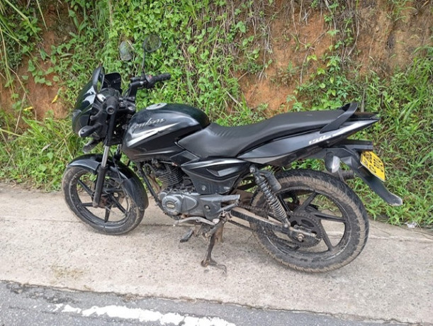 bajaj-pulsar-150-2018-big-0