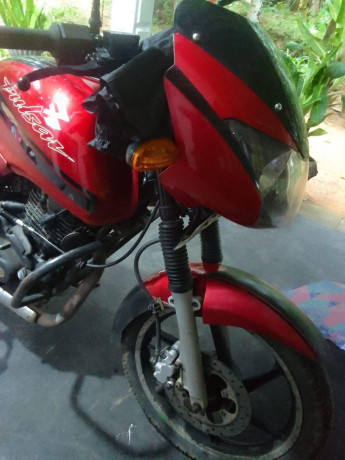 bajaj-pulsar-180-2005-big-4
