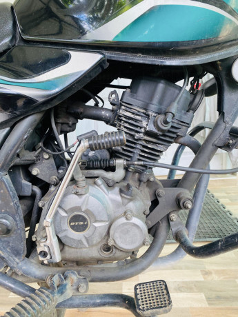 bajaj-discover-100-2011-big-3