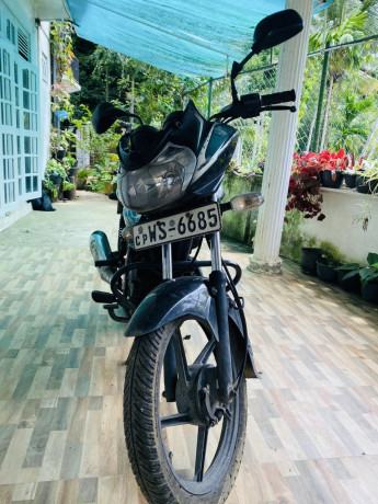 bajaj-discover-100-2011-big-4