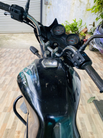 bajaj-discover-100-2011-big-1