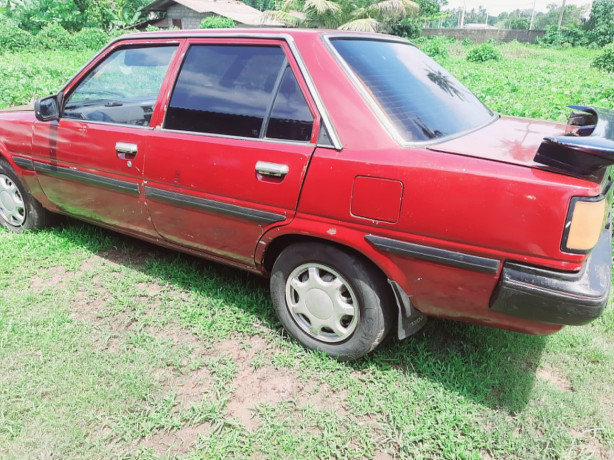 toyota-carina-big-0