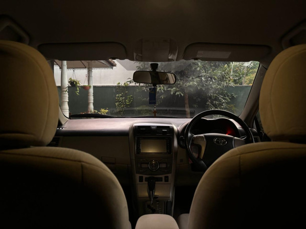 toyota-corolla-141-2012-big-4