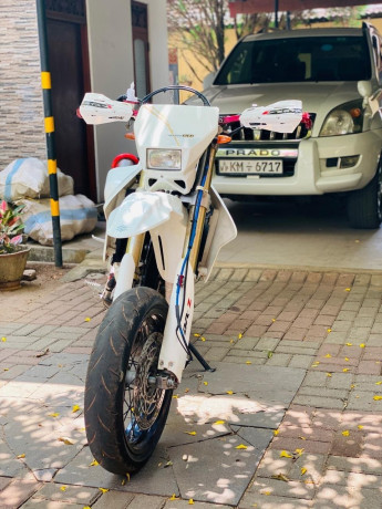 suzuki-drz-400sm-k9-unregistered-big-1