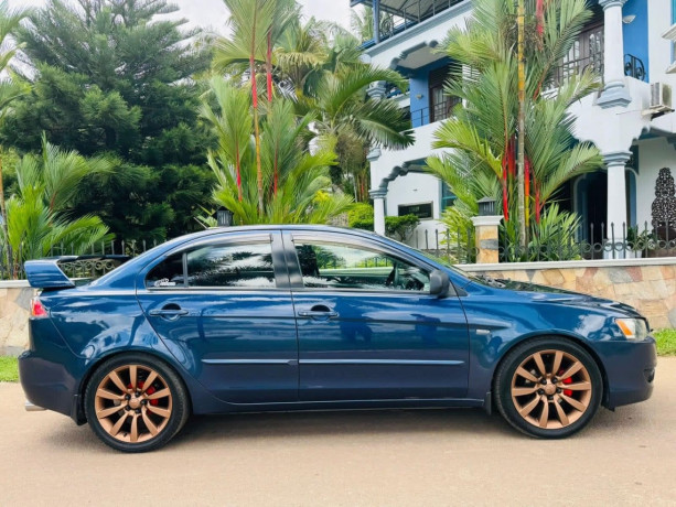 mitsubishi-lancer-ex-2008-big-3
