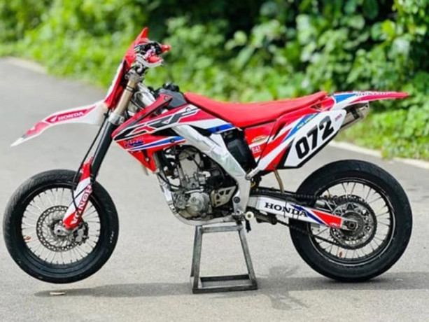 honda-crf-250r-2010-big-0