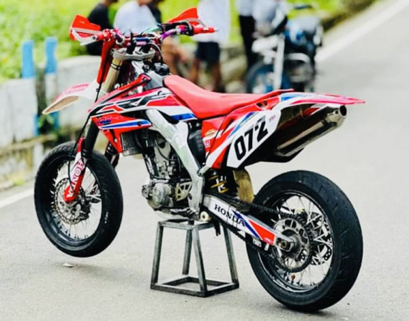 honda-crf-250r-2010-big-3
