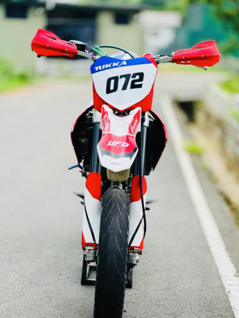 honda-crf-250r-2010-big-1