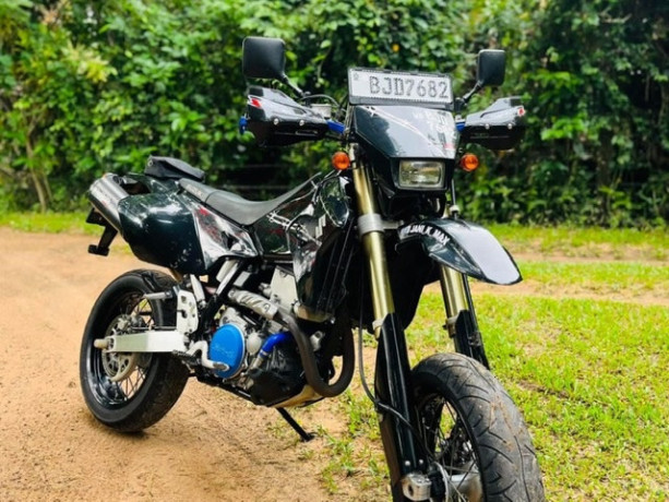 Suzuki DRZ 400 2023, Mirigama